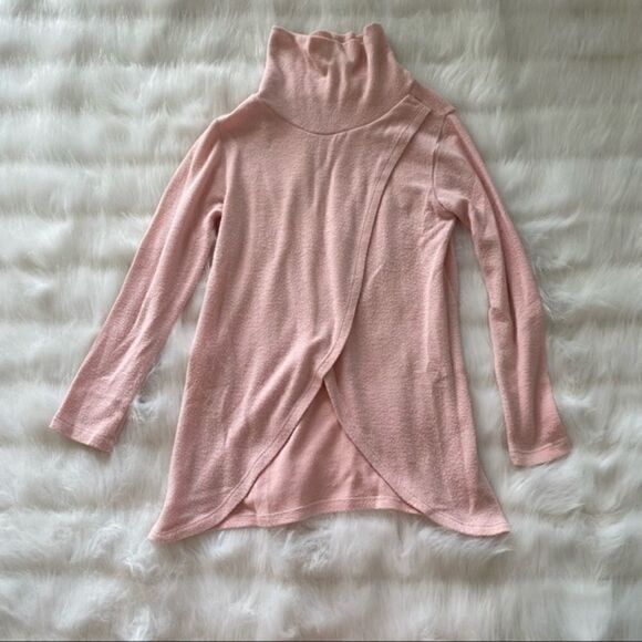 Joah Love Pink Turtleneck Sweater (8) - Picture 1 of 5